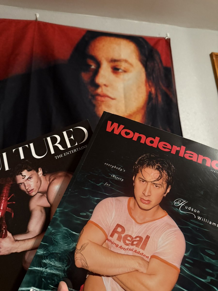 sammie 🦂 tweet media