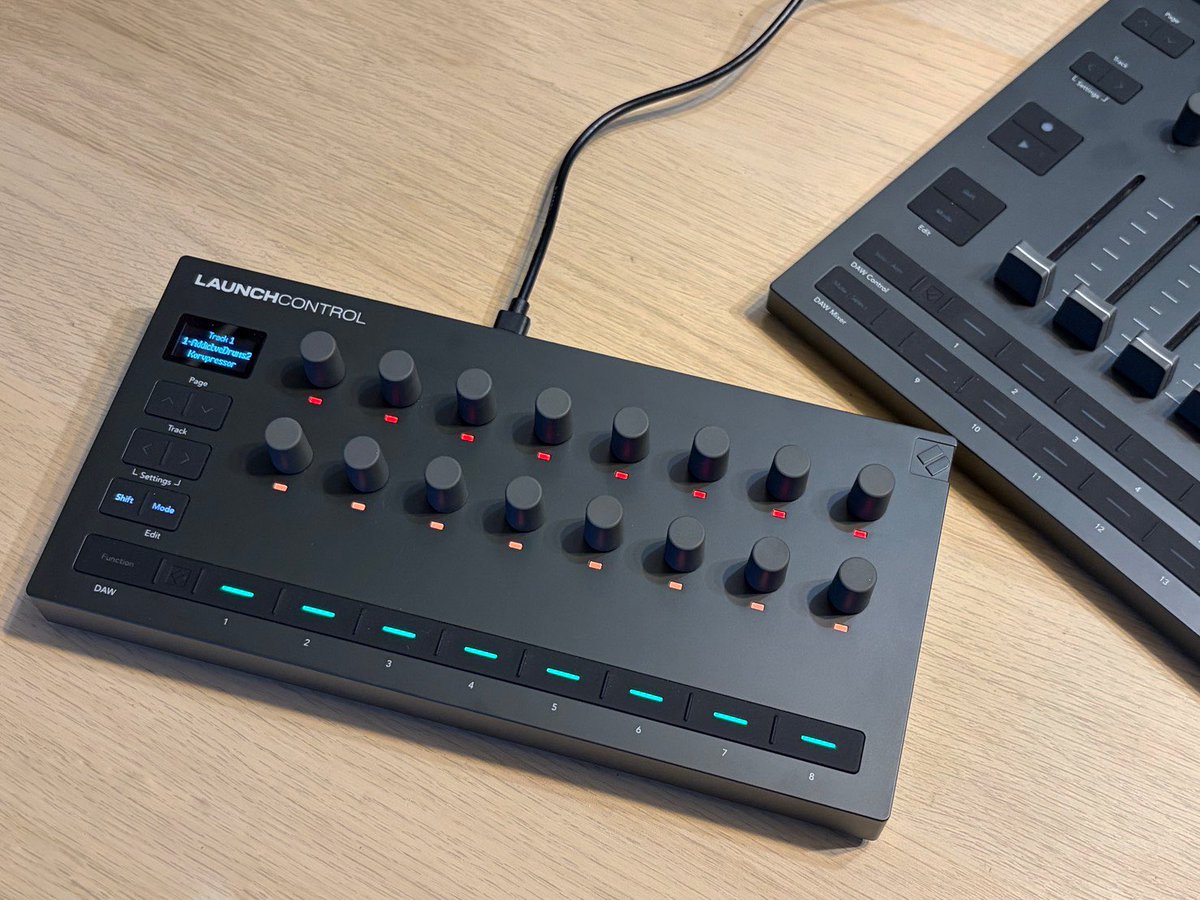 NovationJp's tweet photo. My new gear…。
中の人たる者、買わずにはいられない🤦‍♂️

デスクの幅取らないのめちゃいいね。

#LaunchControl3 https://t.co/I5ikqEvdBn