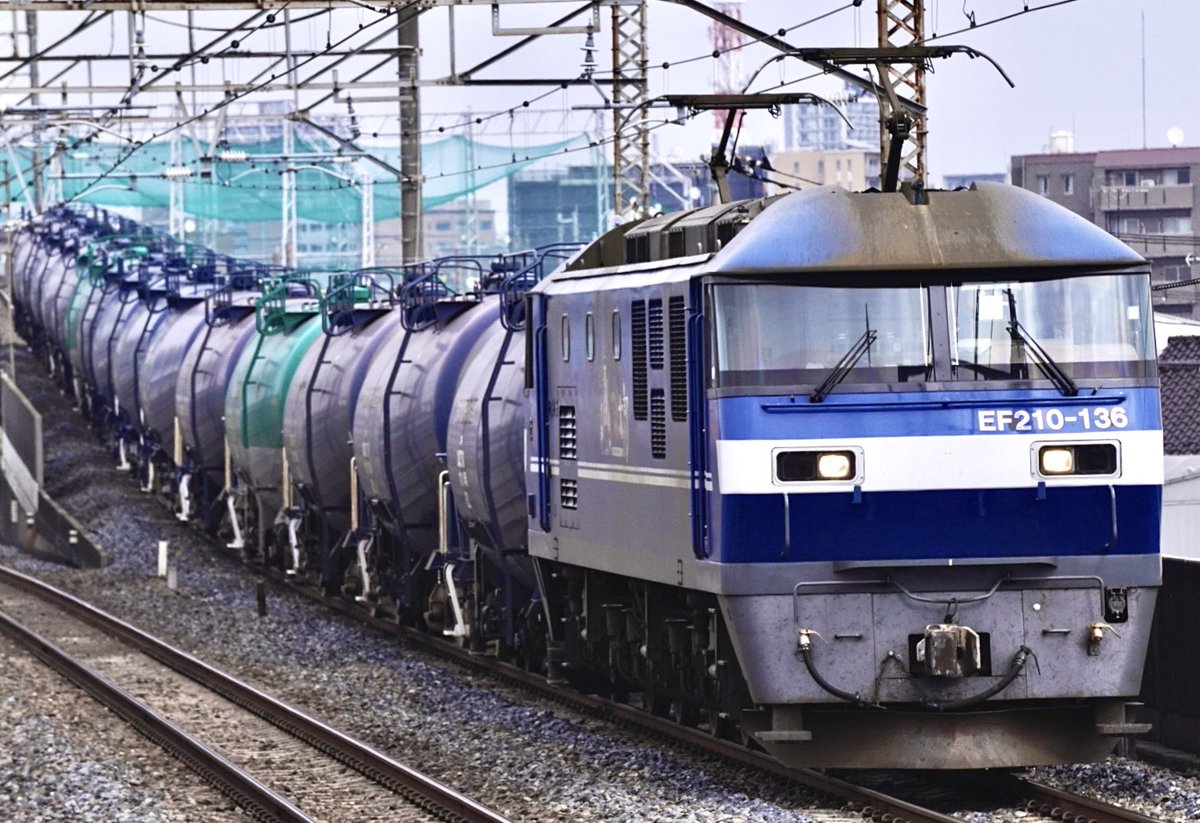 P96211328's tweet photo. 2026.3.23   新座駅にて
3093レ　EF210-162+タキ
？？？レ　EF210-136+タキ
#ef210 
#jr貨物
#武蔵野線
#西浦和 https://t.co/xFebh46aUf