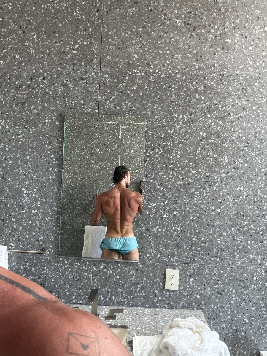 Christian Hogue tweet media