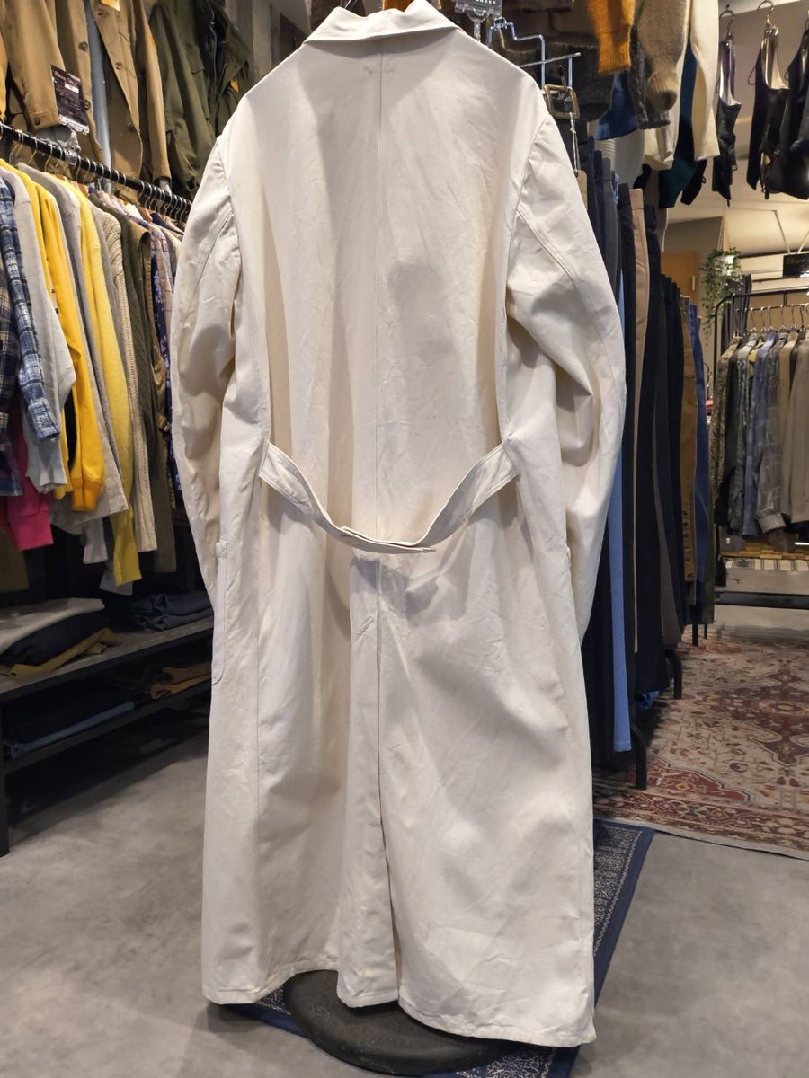 Lucky_Virus_'s tweet photo. NEWアイテム✨
【1950s BelgianArmy】
Hospital Coat
MINT CONDITION

コットンツイルでAラインシルエット
生成りカラーです。 https://t.co/7Rg1QMxQA4
