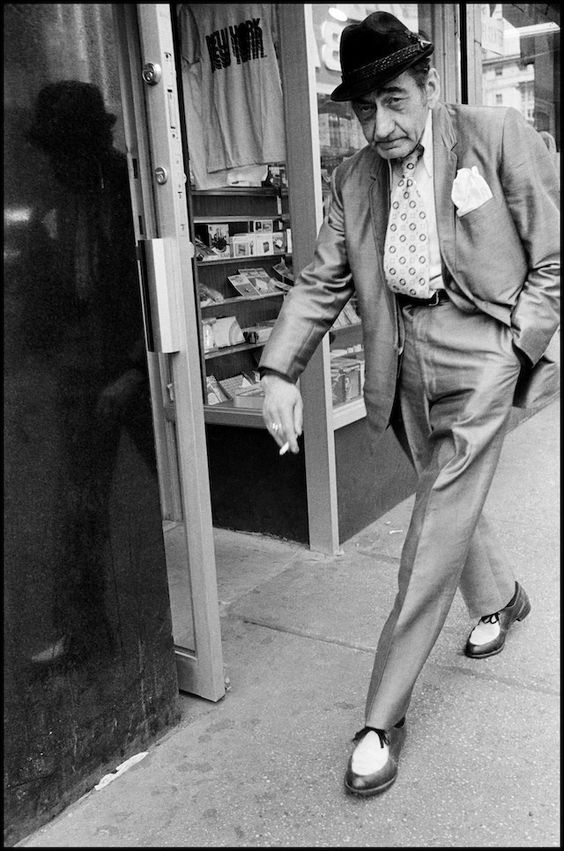 eyeonaxis's tweet photo. The Style. New York, 1986 | Bruce Gilden https://t.co/tHbrCKUWwt