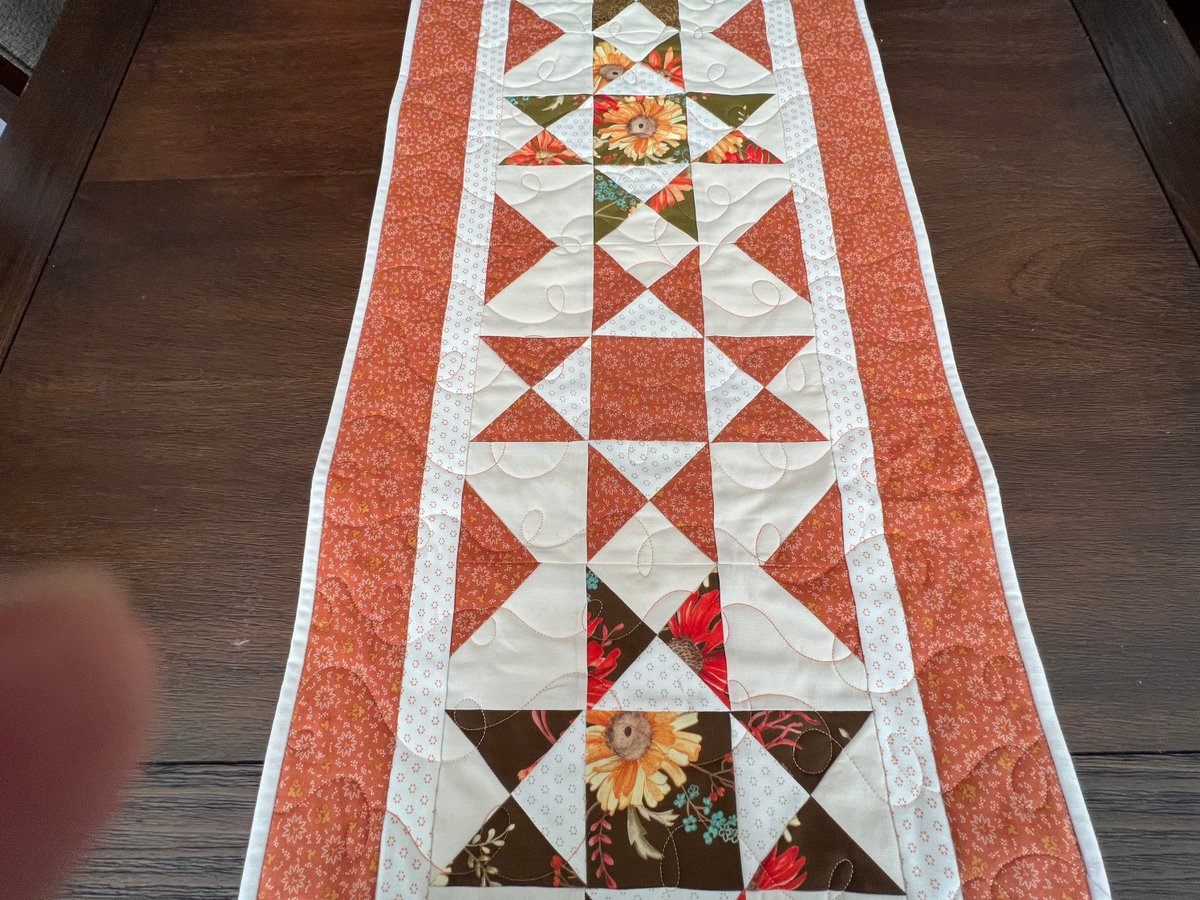 angelhw1956's tweet image. Quilted Fall/Thanksgiving Table Runner tuppu.net/24c6a423  #Thanksgiving