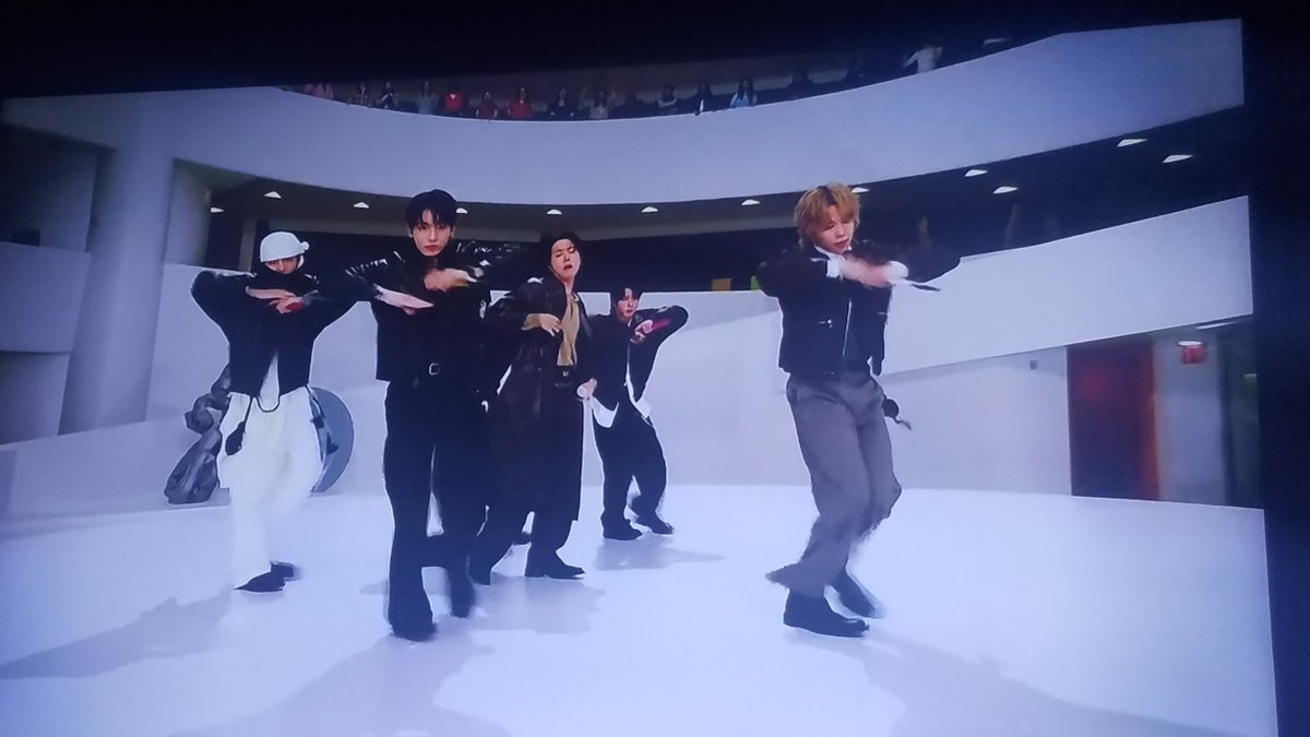 ᗰเҡε🌙 tweet media