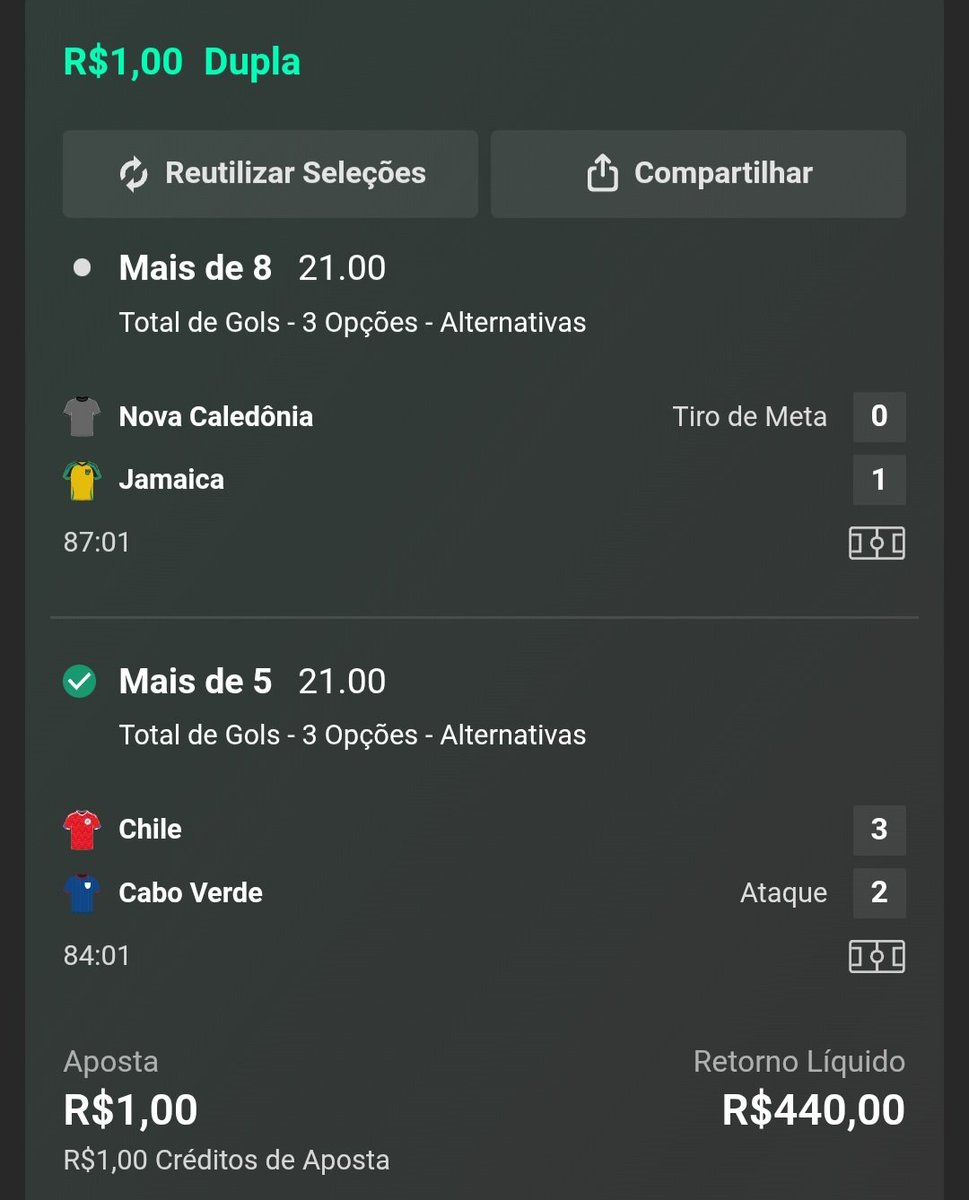 1PoucodoseuTempo tweet media