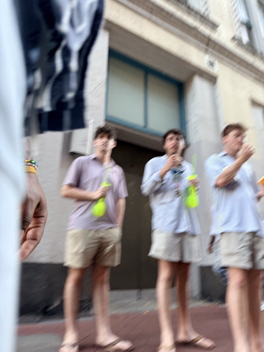 Carpe Pedes: Seize the FEET tweet media