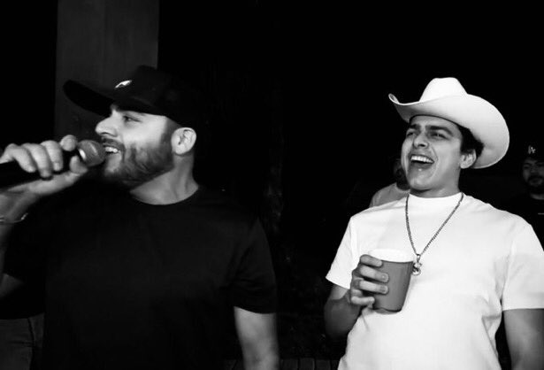 Mustafafes947's tweet photo. Probablemente puede ser el mejor stream con un artista de invitado https://t.co/slLoVTl6bx