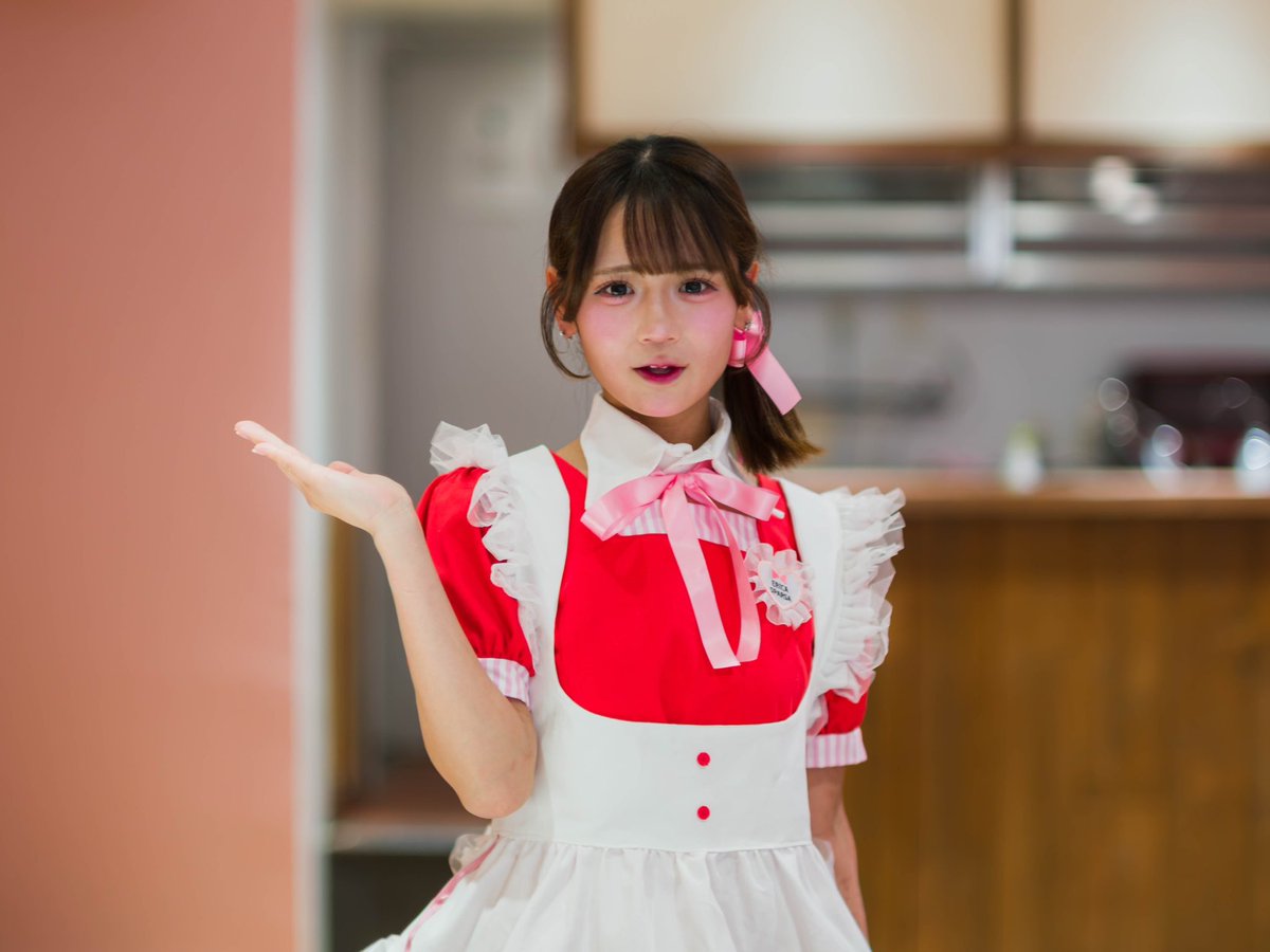 ストロベリー柄メイド服 エリカ・スパルサCasualシグネチャーメイドのメイド服を、咲間えりが