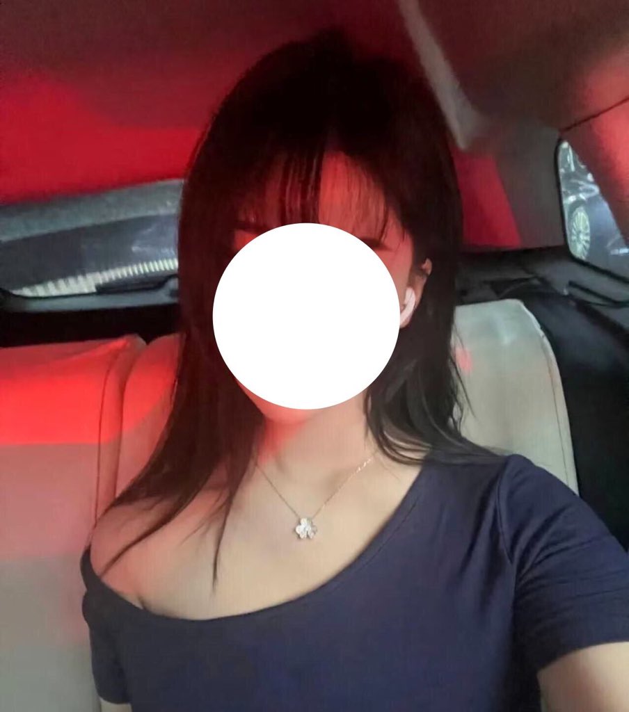 武汉字母墙 tweet media