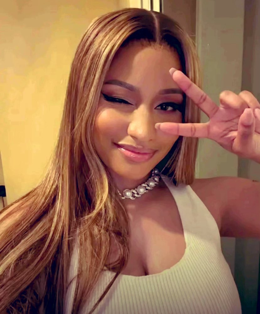 TalithaLewinsky's tweet photo. A wise woman once said, and I quote, “ Of course I be pushing they buttons; I hold control like the gamers”. -Nicki Minaj 💅🏾😎♟️❤️🔥
#SoAheadOfTheGame #WonAgain #32726 https://t.co/EY4WJUG3Mv