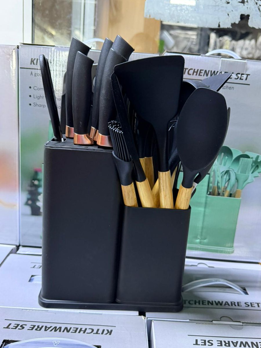 AtienoFrancie tweet media