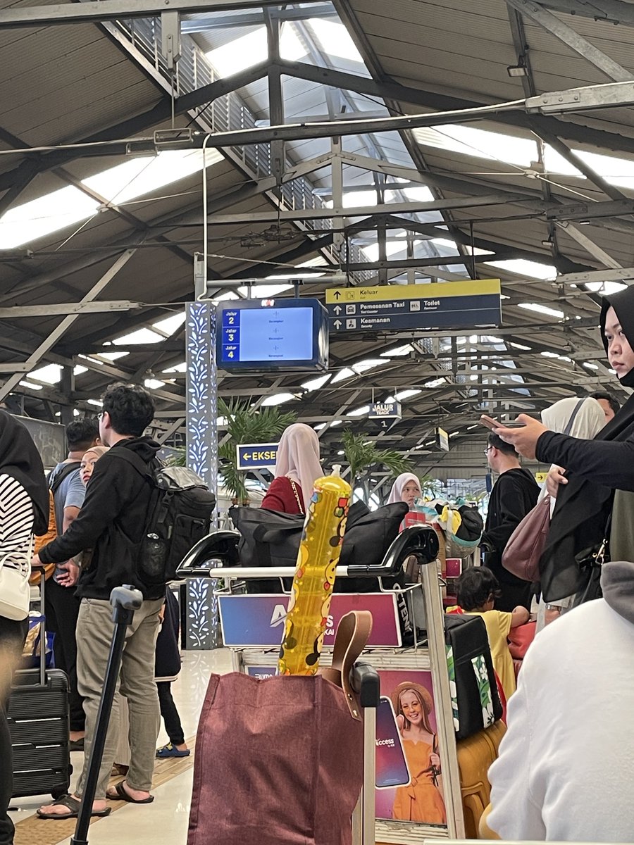 couchpotato tweet media