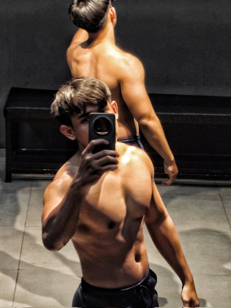 hebronnnn tweet media