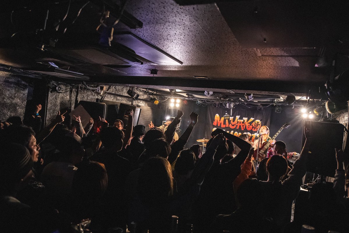 PAIL OUT tweet media