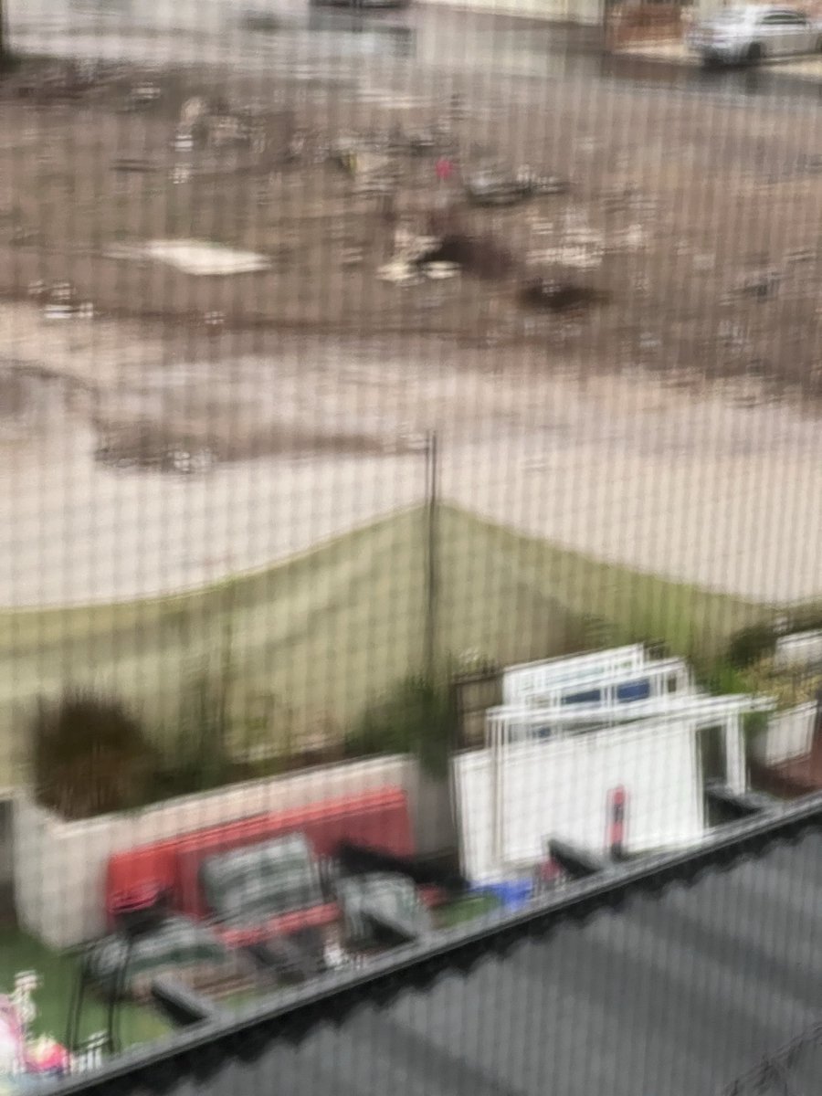 alasmi323's tweet photo. @M_Municipality  هذا حالنا كل فترة أمطار تمر بهاء البلاد أنا والعيال في توتر مستمر وبكل بساطه المهندسات في قسم الدراسات الفنيه ترفض طلبي بعمل حمايه بحصى الربراب وعلى حسابي من سنة 2016 وانا اقدم أرجوكم زورونا وقت الامطار  سمير بن سالم العاصمي 96660051 https://t.co/DI5pImPPSW