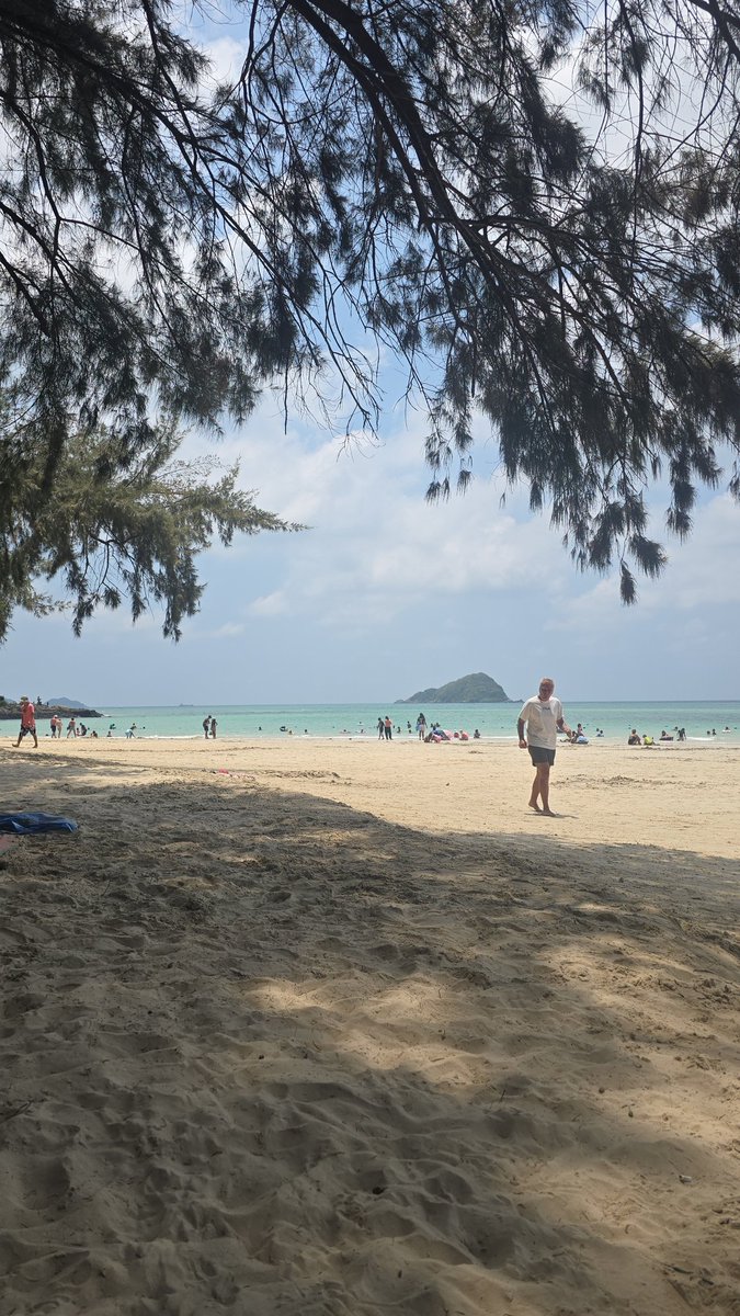 ไบ มีครอบครัว ลับๆ คุยกัน ชอบอายุ35ขึ้นไป tweet media