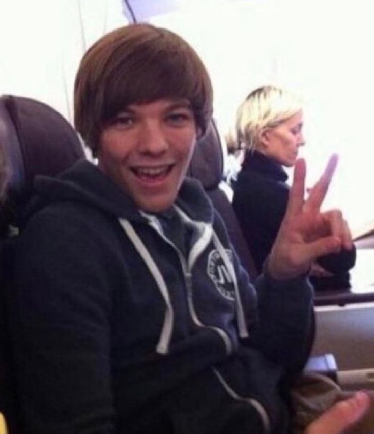 mora ໑̣ tweet media