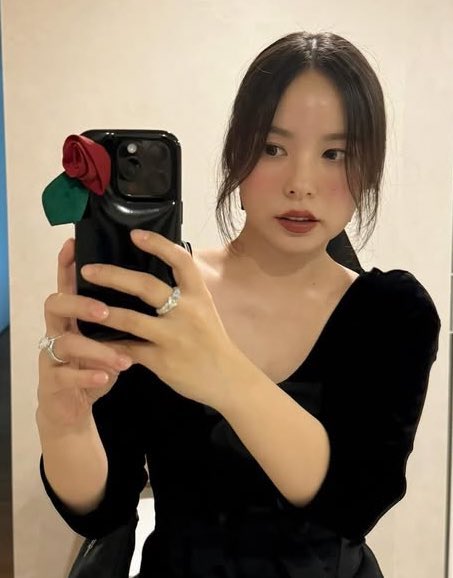 jekkibby2's tweet photo. okay now we need kim jinu and min hyorin to meet https://t.co/eB8ol2fGGa