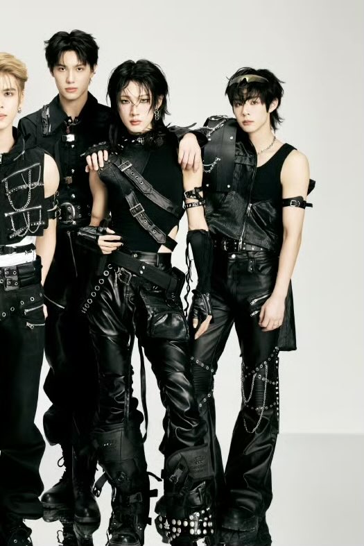 จ๋วยจ๋วย tweet media