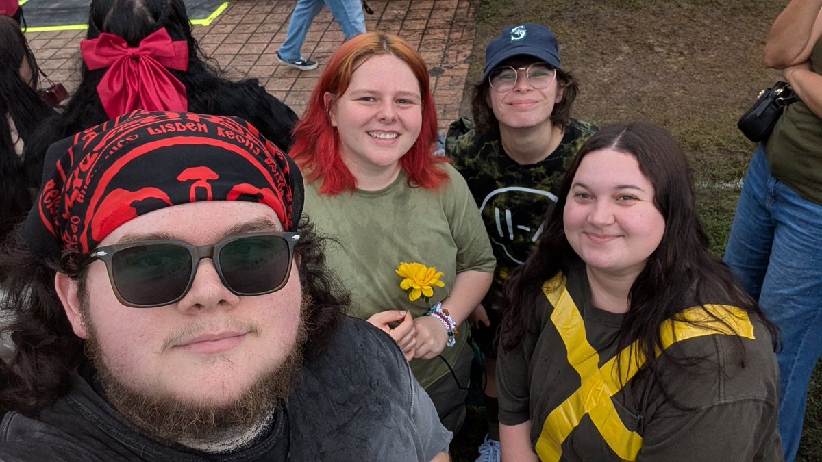 .Melissa • • tweet media