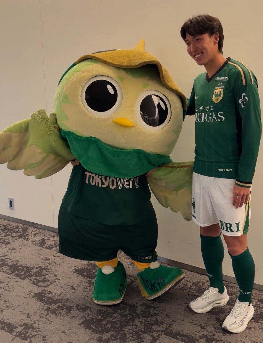 リヴェルン【こうしき】 tweet media