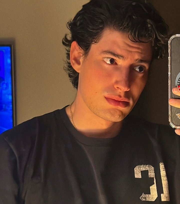 Girl sports tweet media