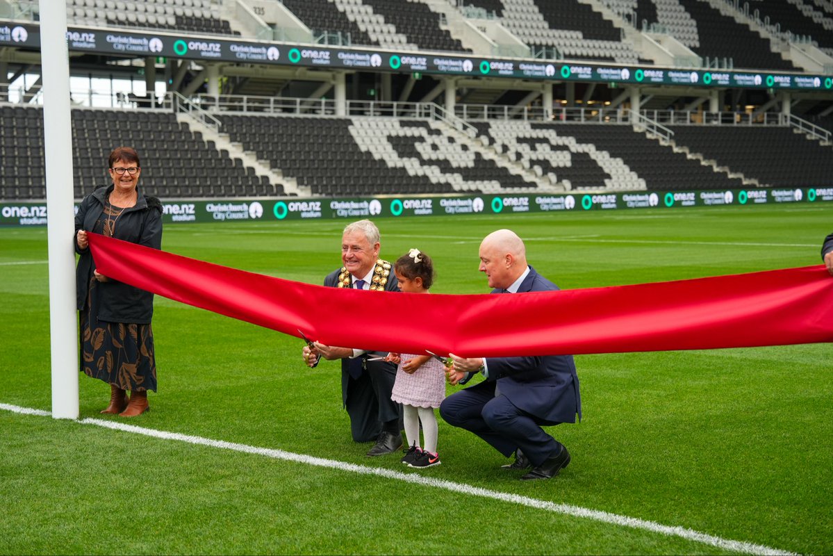 Christopher Luxon tweet media