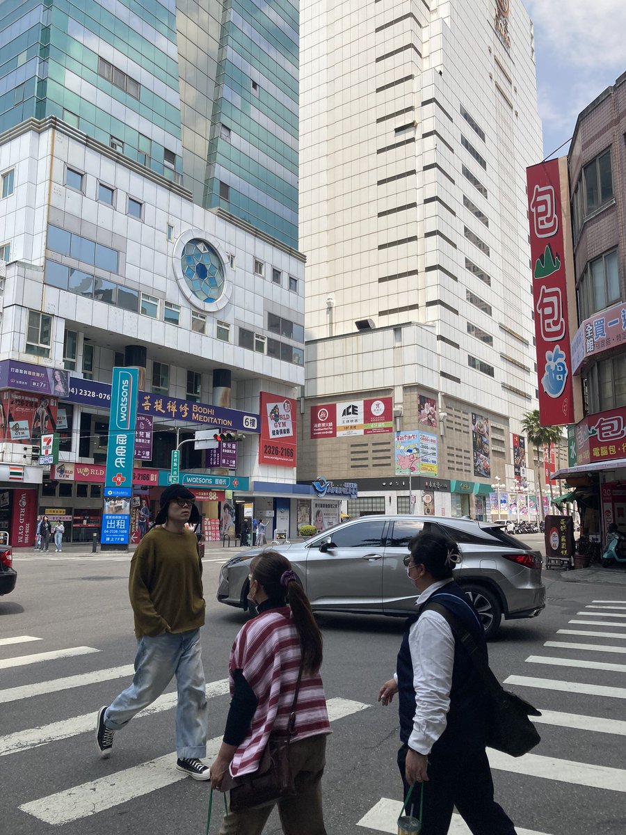 Janice 🟧 tweet media