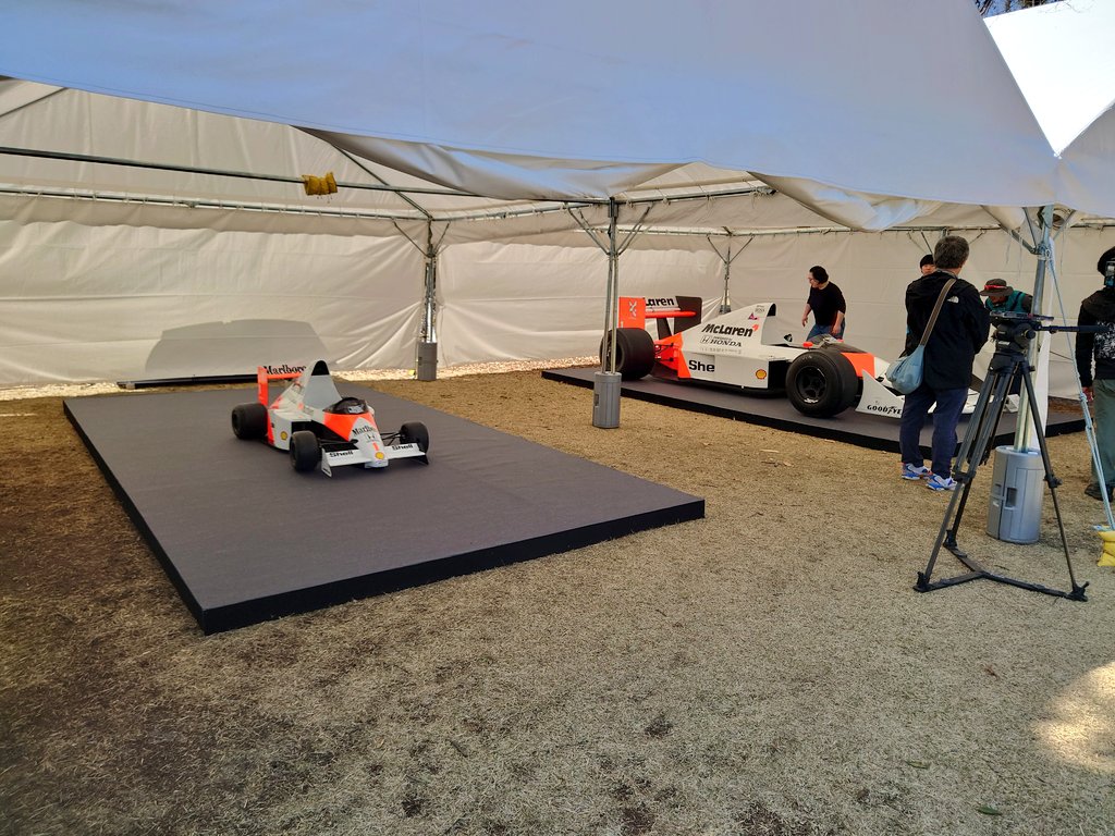 omusubi509's tweet photo. 今、鈴鹿で一番撮っている人の少ないF1展示

でかい方は乗れます。 https://t.co/EKc3rImgab
