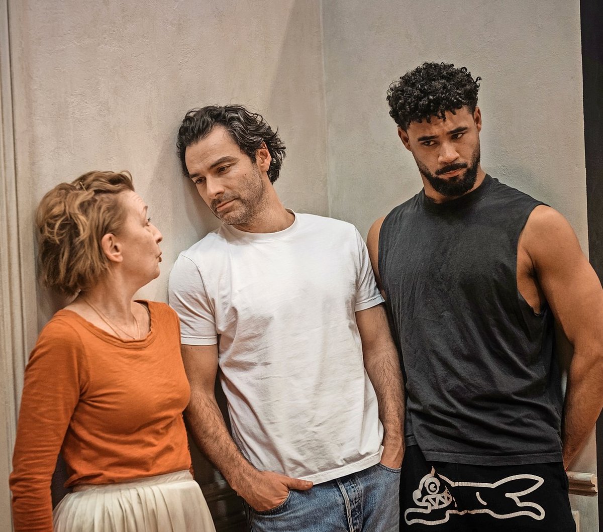 TurnItDownSometimes - Aidan Turner 💫 tweet media