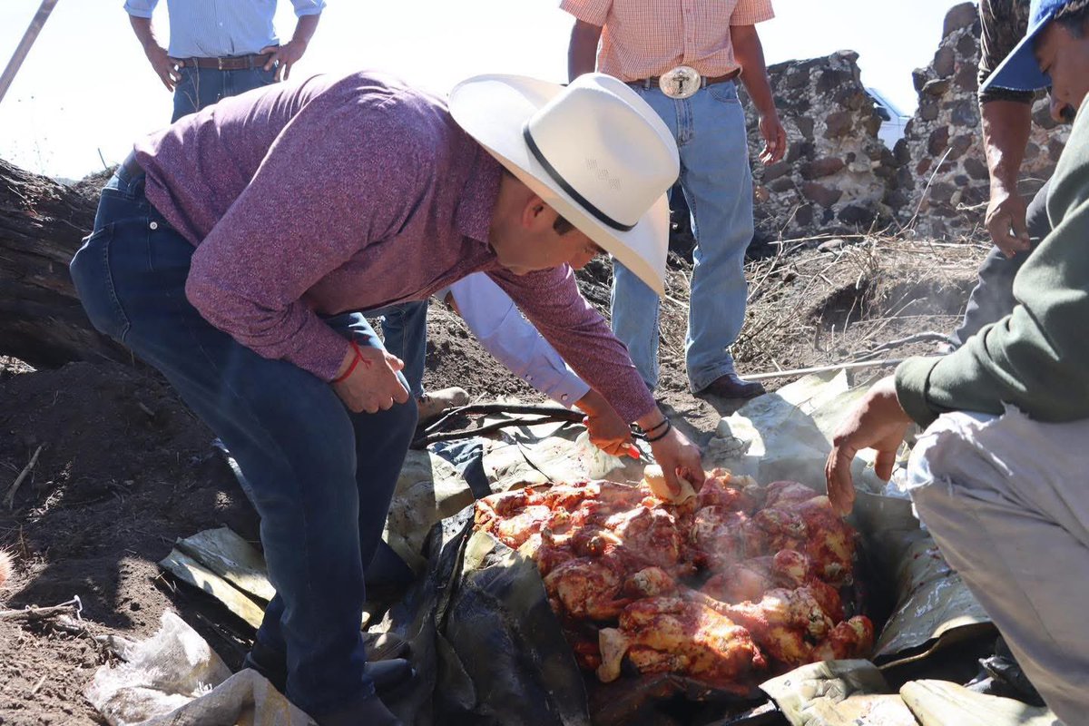 Napoleón González Pérez tweet media