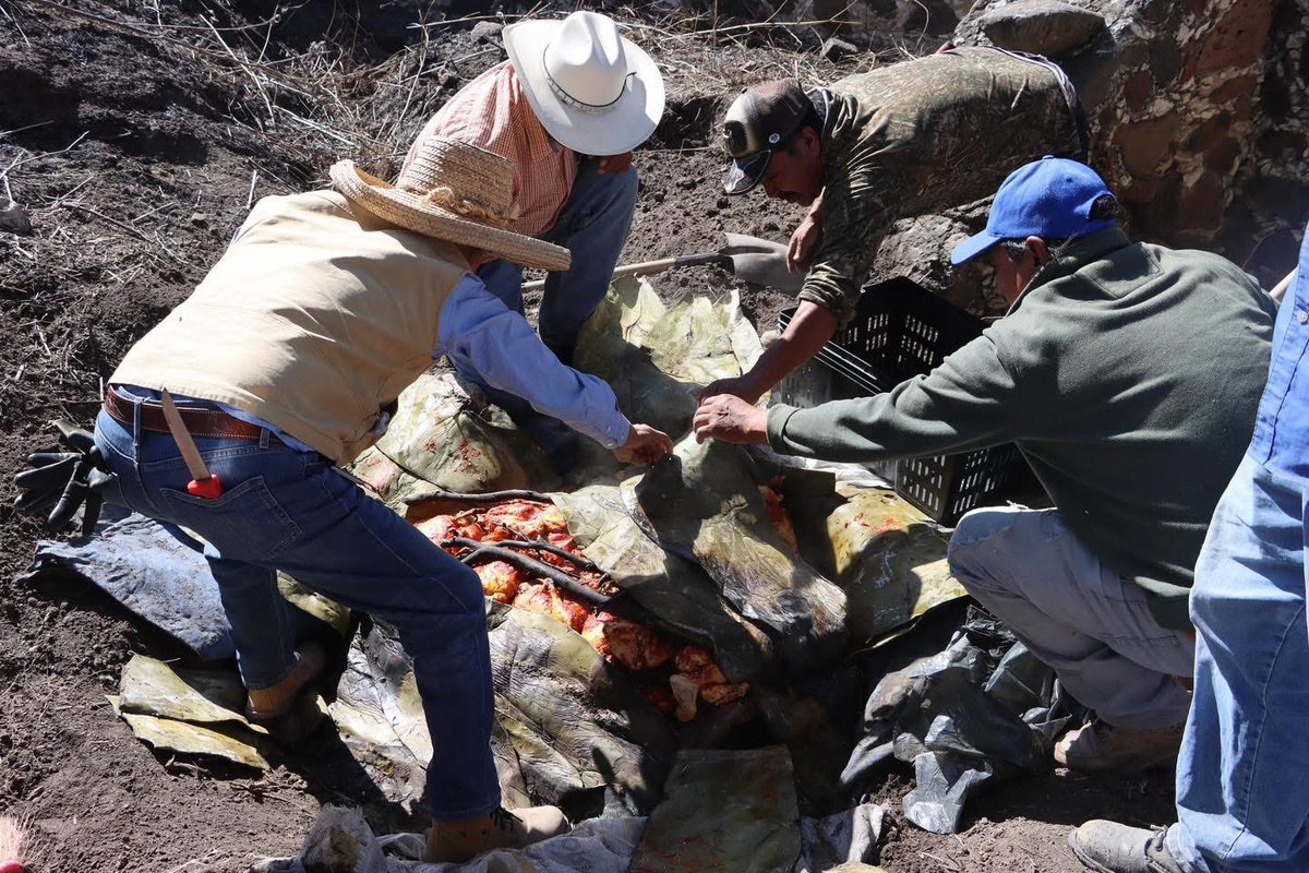 Napoleón González Pérez tweet media