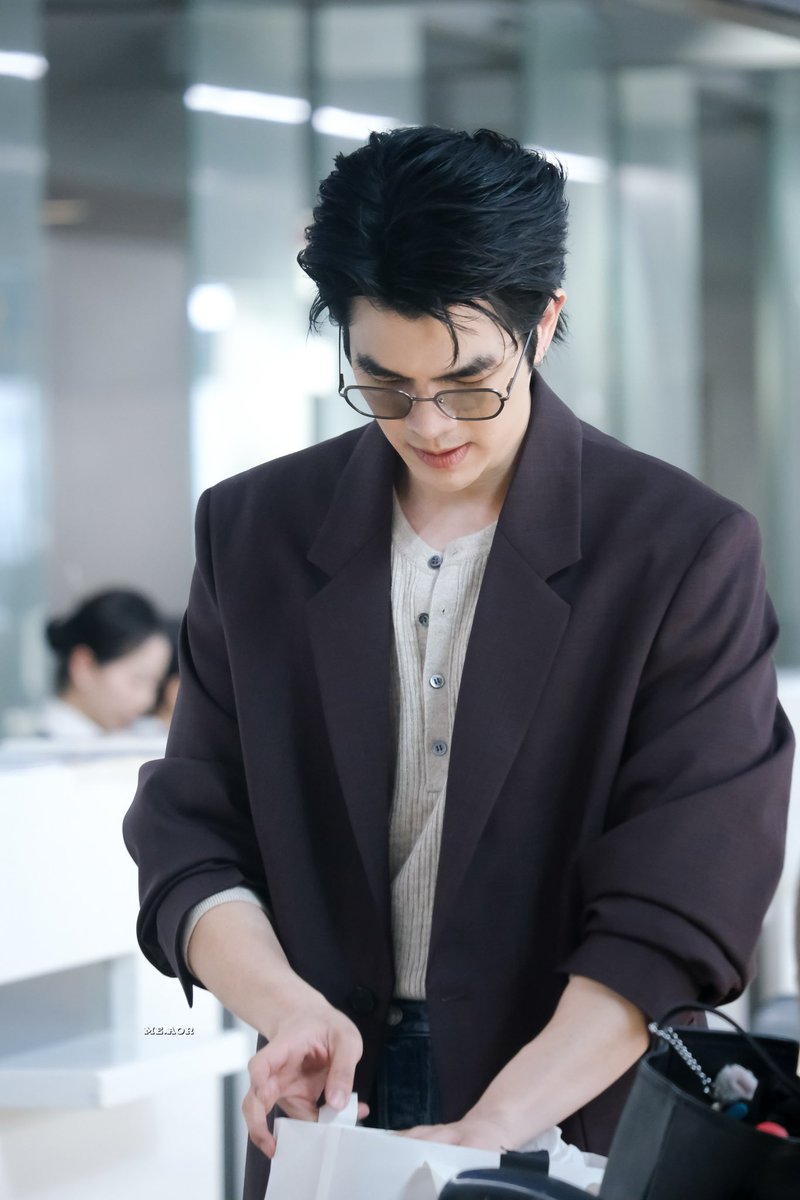 ♡⃕  ᵔᵕᵔ270369  

,,, แว่นพี่บาดตา แต่หน้าตาอาจบาดใจ 😎✨💚,,,

꒰ <a href="/milephakphum/">mile phakphum</a> ꒱
#MilePhakphum
#GreenyRose
#ForeverMile