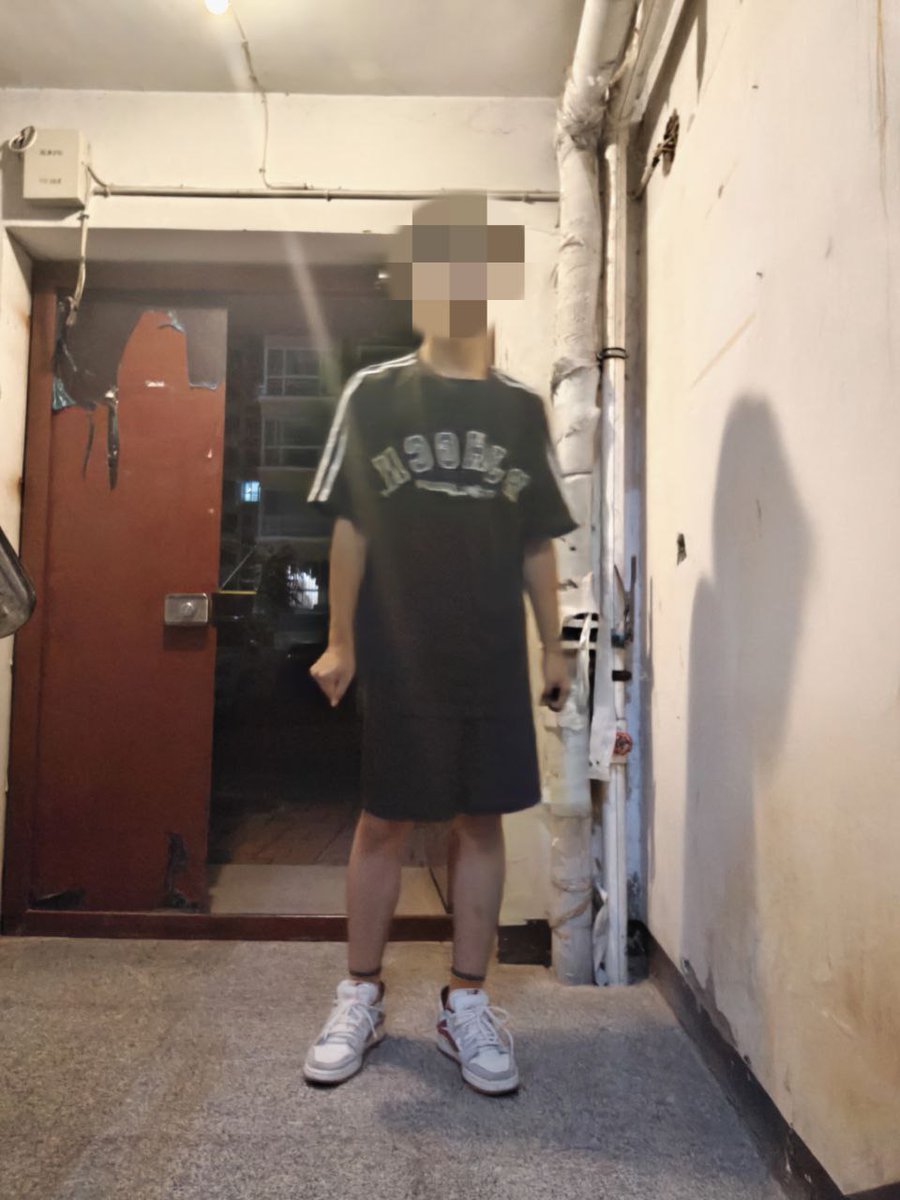 tth48043202's tweet photo. 我脱光了你随意 #暴露 #野裸 ＃男同 https://t.co/vTwODWDs4U