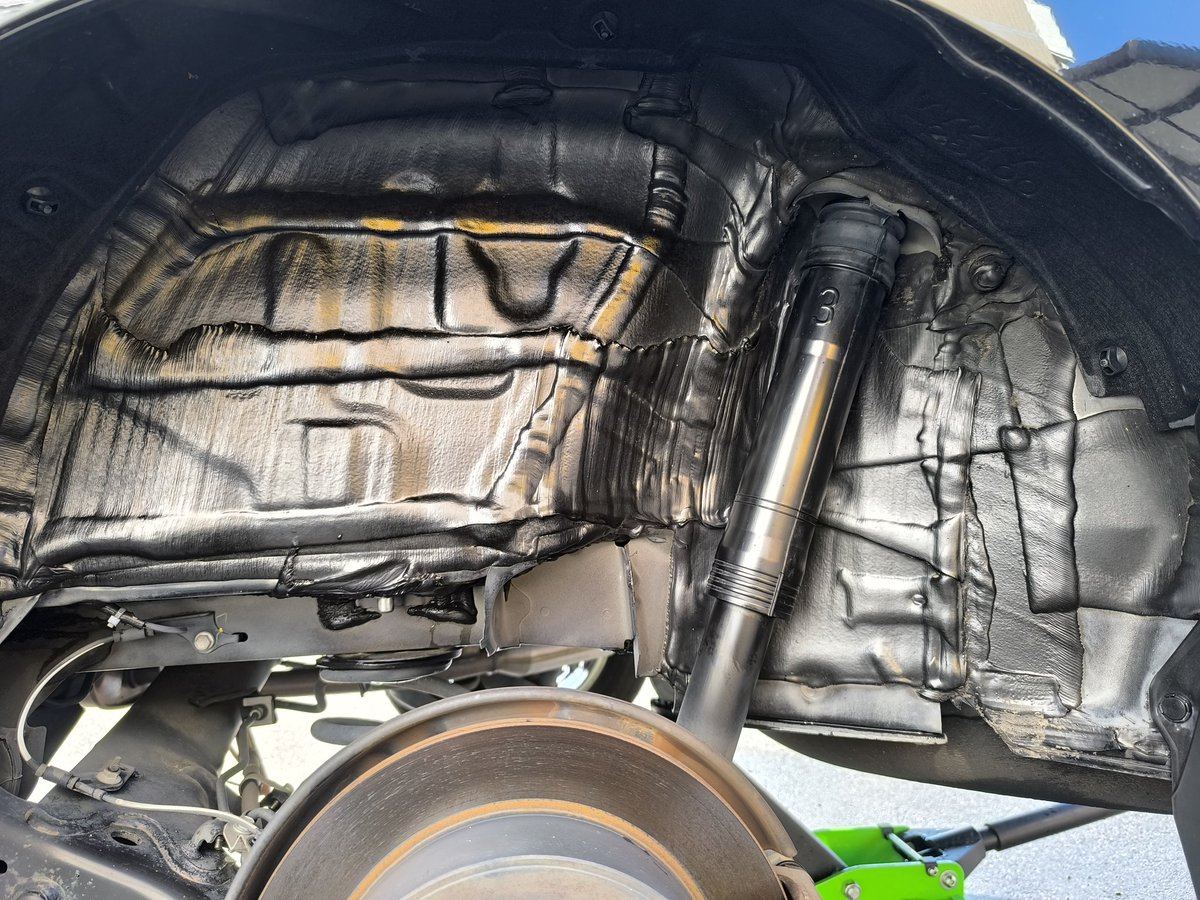 bragi030X's tweet photo. 僕の特技は洗車です！ https://t.co/C1p2jG4h5L