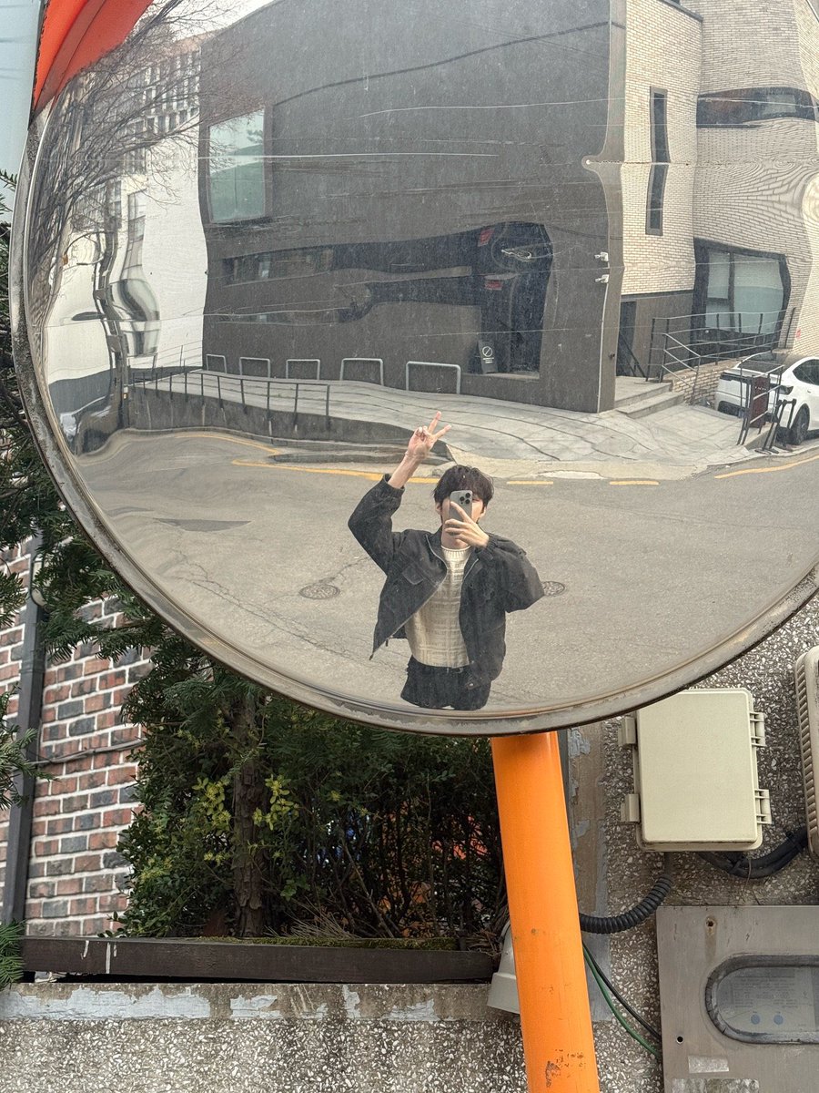 CLOSE YOUR EYES BASE tweet media