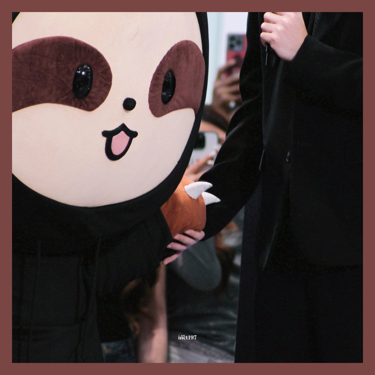 inctgraphy's tweet photo. 270326

🎂🦥🤎✨

SAMRUAY CUDDLED WITH LOVE 
.
#LovelySamruay2ndBDay
#SAMRUAY https://t.co/RRpxolcBML