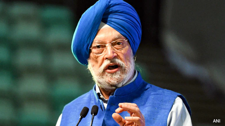 ndtv's tweet photo. Rumours Of Lockdown In India Completely False, No Such Proposal: Hardeep Singh Puri
https://t.co/ZEFo0yx5IR https://t.co/8RrNE4v6K2