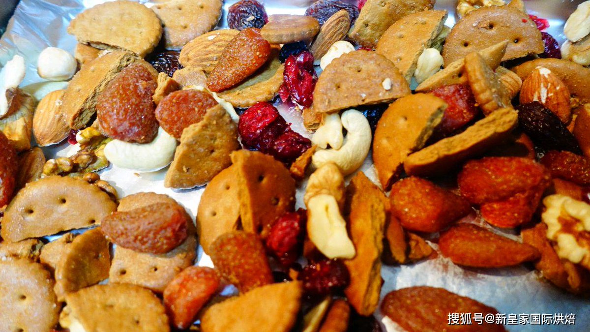 design Track Greece tweet media