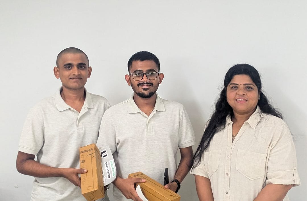 Bitsathyindia's tweet photo. Top 5finish out of 250+ participants!
Massive congrats BIT Team Bitzapp (Prasanna G G& Sukivarsan S)for conquering #Fastathon at SRM University
They bagged a Special Prize for their amazing Flutter/Web solution for Agaram NGO AND unlocked $90 @NVIDIA courses!
#teambit #bitsathy https://t.co/qw8VfGNt6l