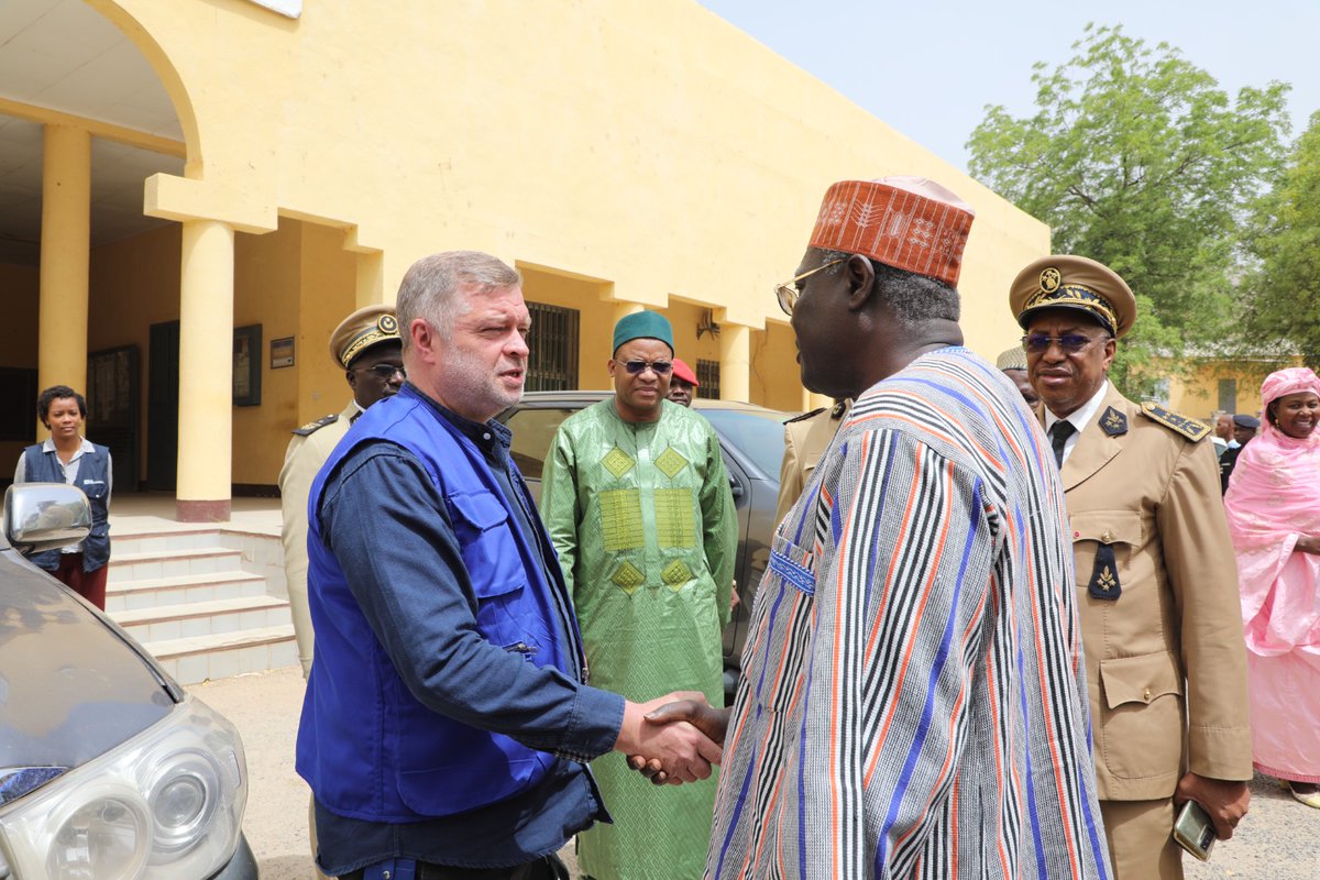 PNUDCameroun's tweet image. Engaging with youth initiatives in the Far North🇨🇲!

The Minister of @MINJEC_CMR, the #DRR of @PNUDCameroun, the #Governor of the Region  together with administrative authorities visited youth‑led projects funded through the #SpecialTriennialYouthPlan &amp;amp; the #YouthConnekt