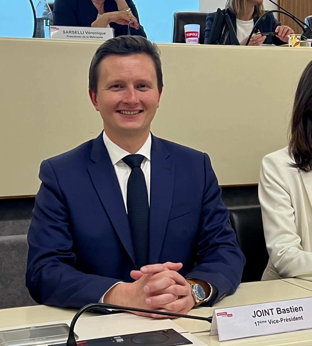 BastienJoint's tweet image. Une nouvelle étape commence.

Élu Vice-président de la Métropole de #Lyon aux côtés de notre Présidente @V_Sarselli.

Agir, protéger, décider. Remettre du bon sens, respecter les territoires et leurs Maires. 

Défendre enfin une écologie positive. 

#Métropole #Caluire