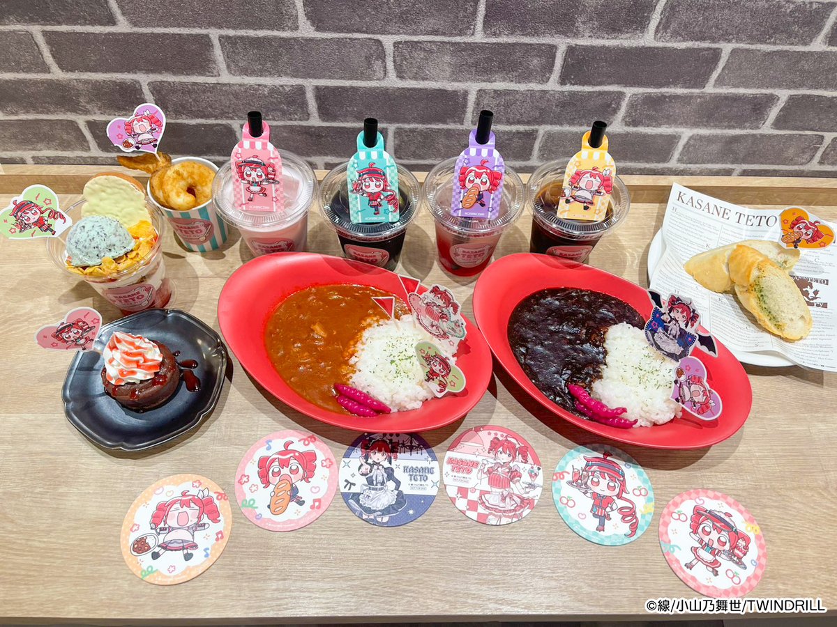 重音テト in 22カレー』本日より開催🍛💖 店内では等身大パネルがお