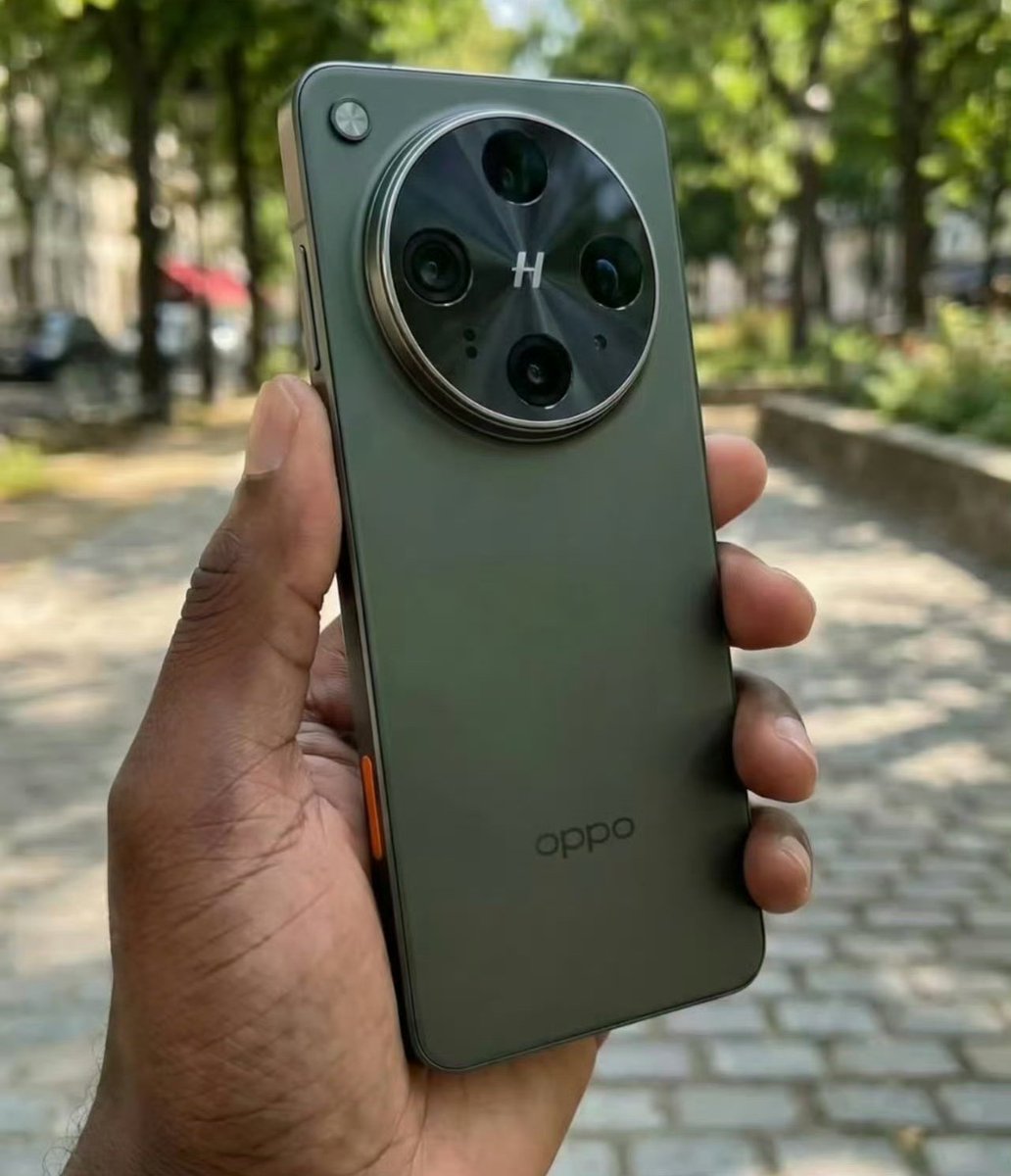 TECH INFO tweet media