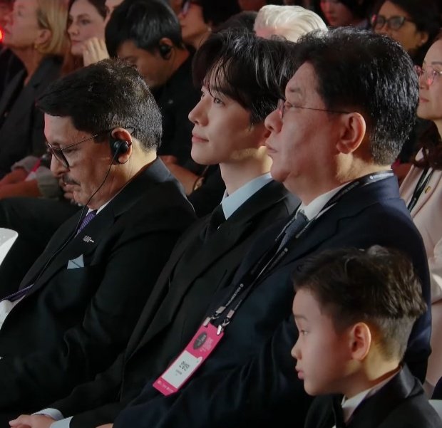 FlY-JUNHO🐧 tweet media