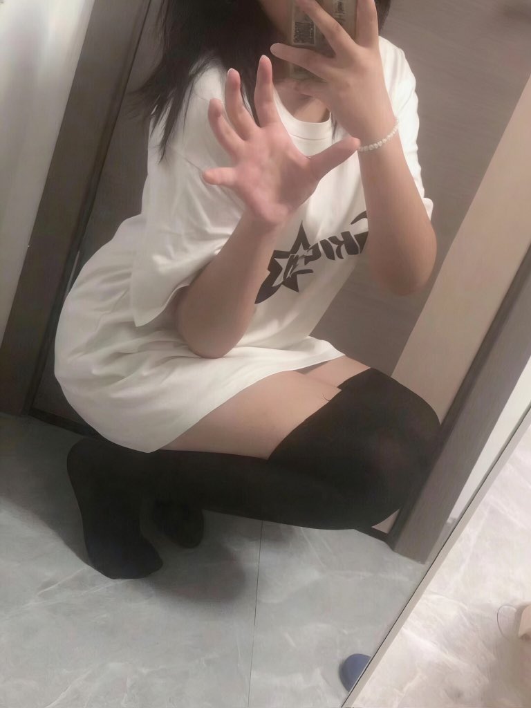 上海字母墙 tweet media