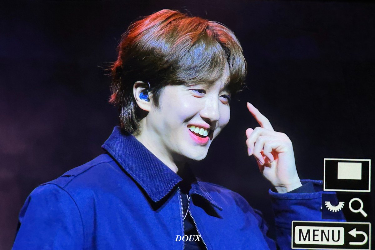 𝑫𝑶𝑼𝑿 tweet media