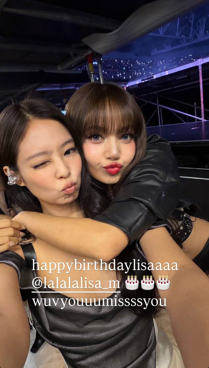 grayyhair's tweet photo. NAG BA-BABY TALK NA NAMAN SIYA GUYSSSS 🥹😭🥰 #jenlisa #layag #silana #kasal #kandado #taponsusi
ROCKSTAR LISA DAY
#LalisaShinesAt29
#LISA_BDAY2026 https://t.co/gTazOdZZMw