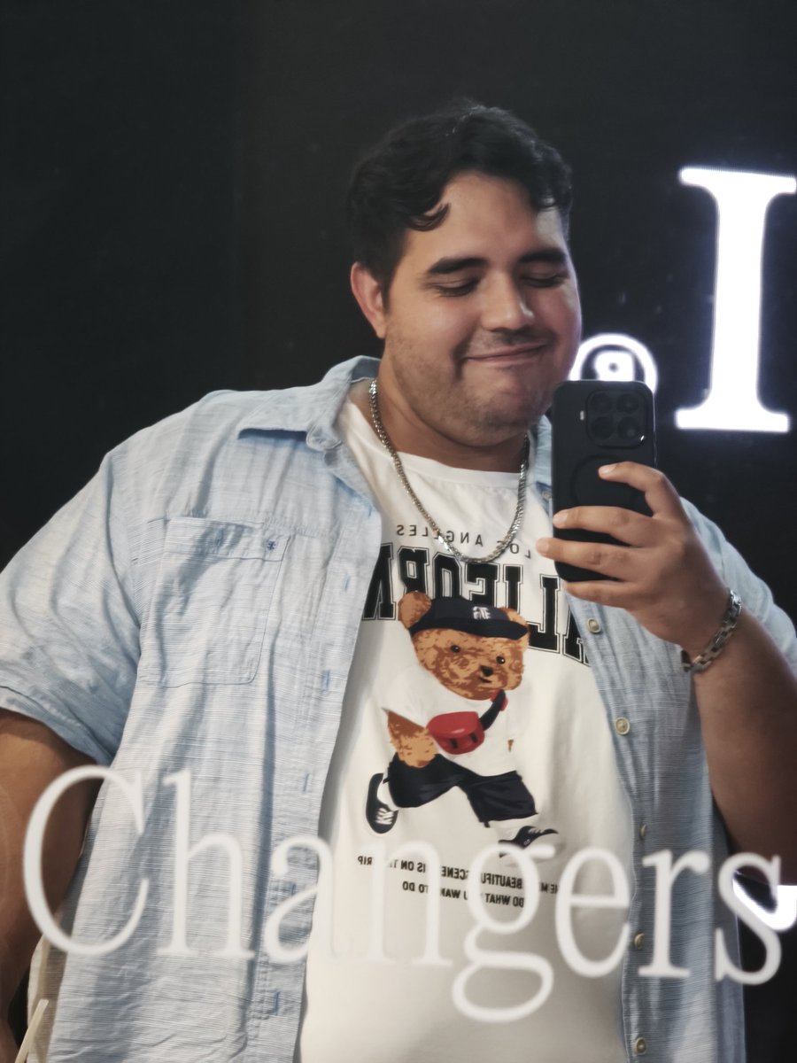El panadero con el pan tweet media