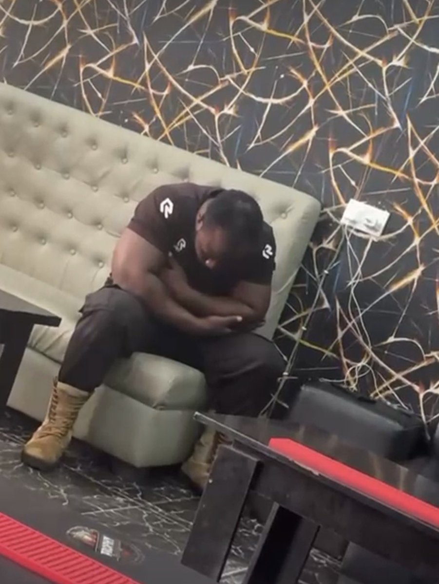 Different tweet media